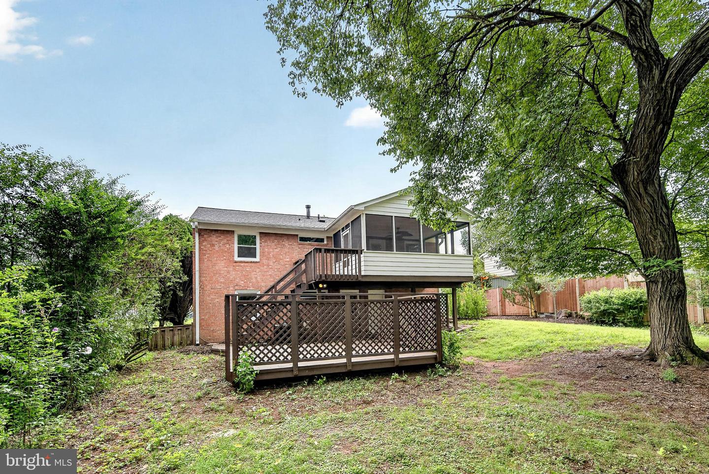4016 Mapleton Dr Property Photo 6