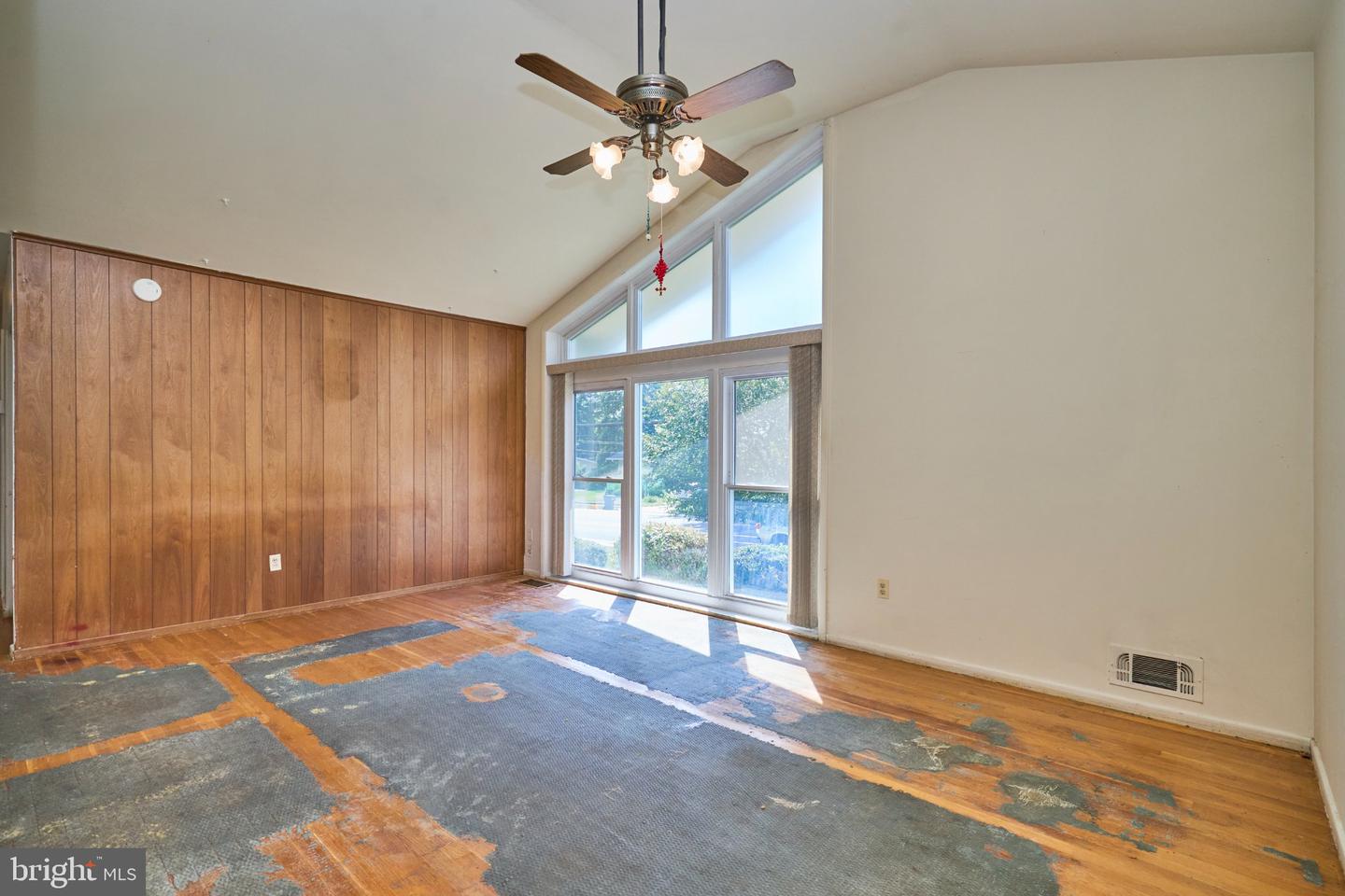 8510 Cottage St Property Photo 8