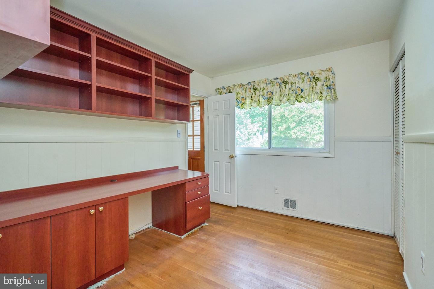 8510 Cottage St Property Photo 17