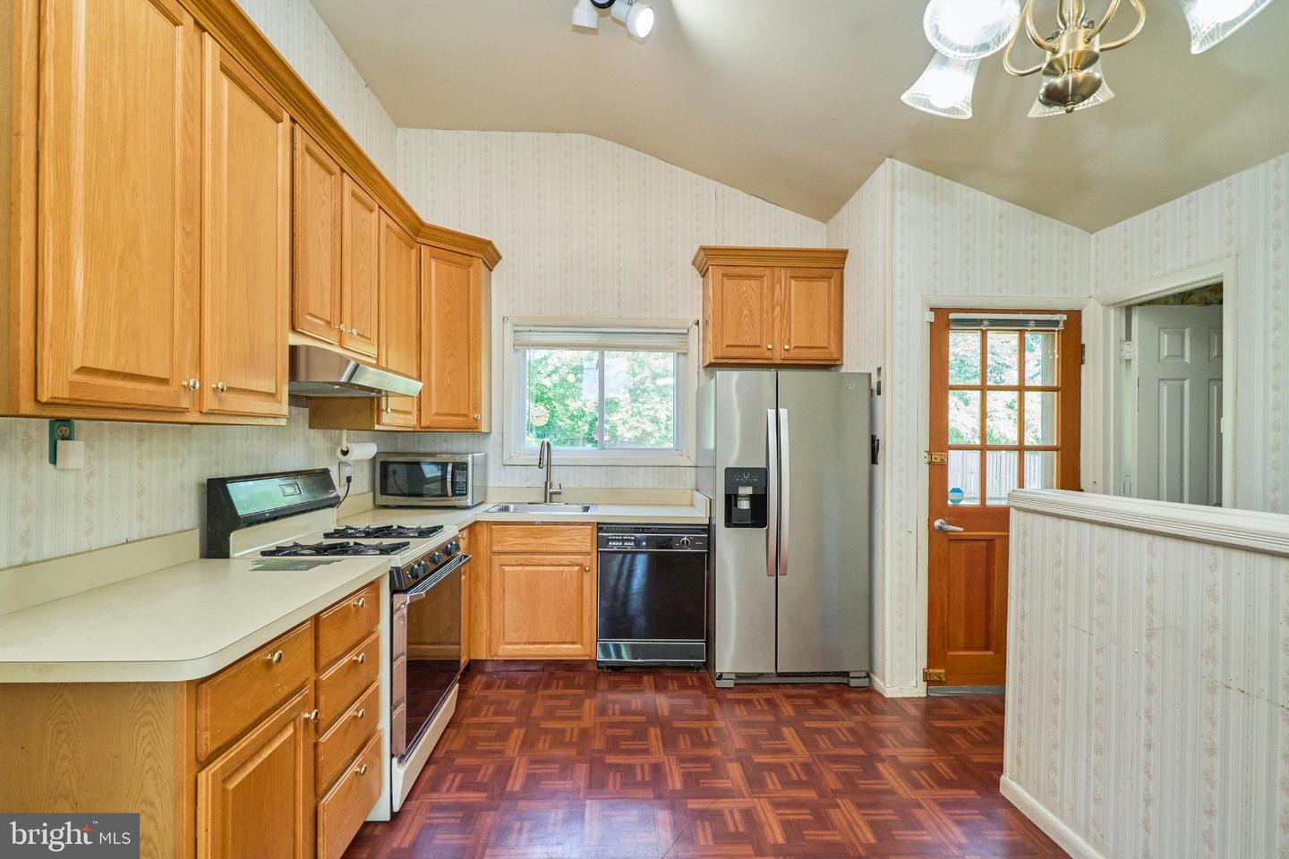 8510 Cottage St Property Photo 18