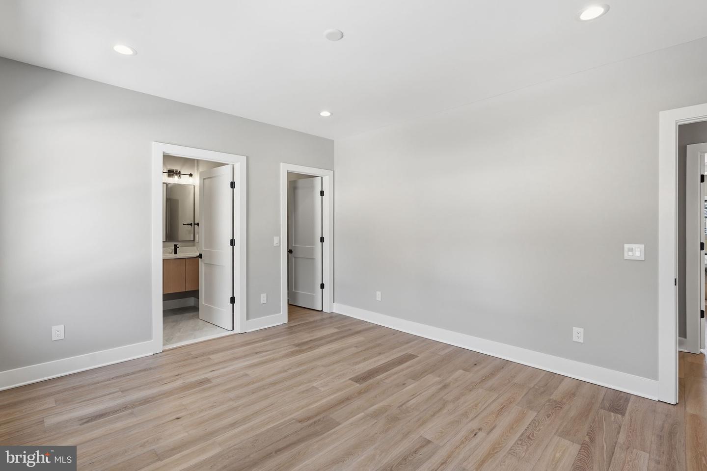 6913 Berkeley St Property Photo 41