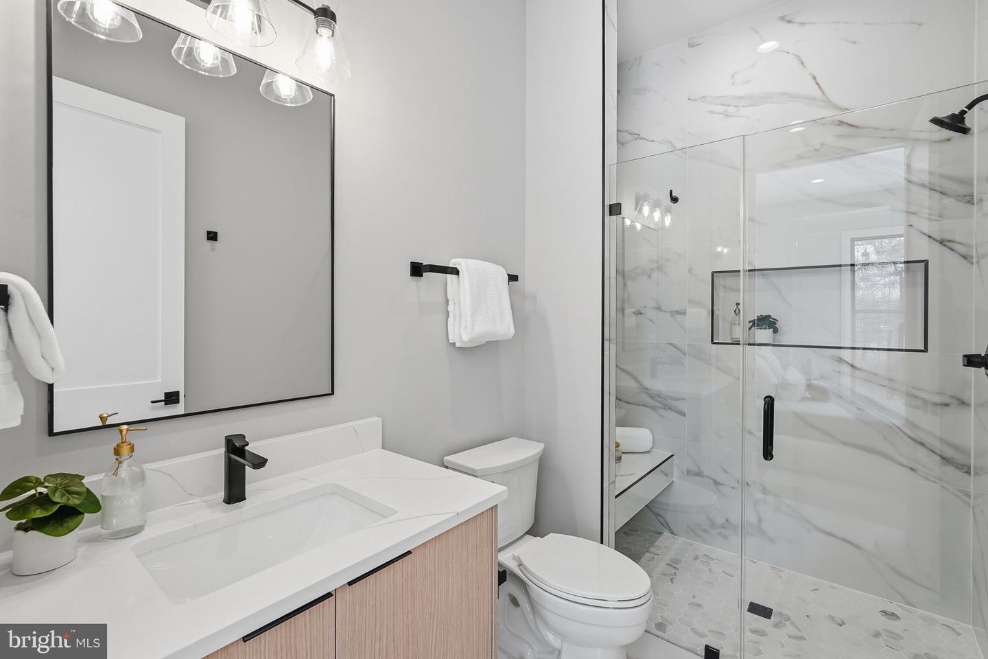 6913 Berkeley St Property Photo 43
