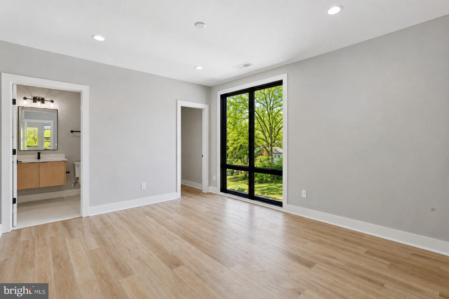 6913 Berkeley St Property Photo 44