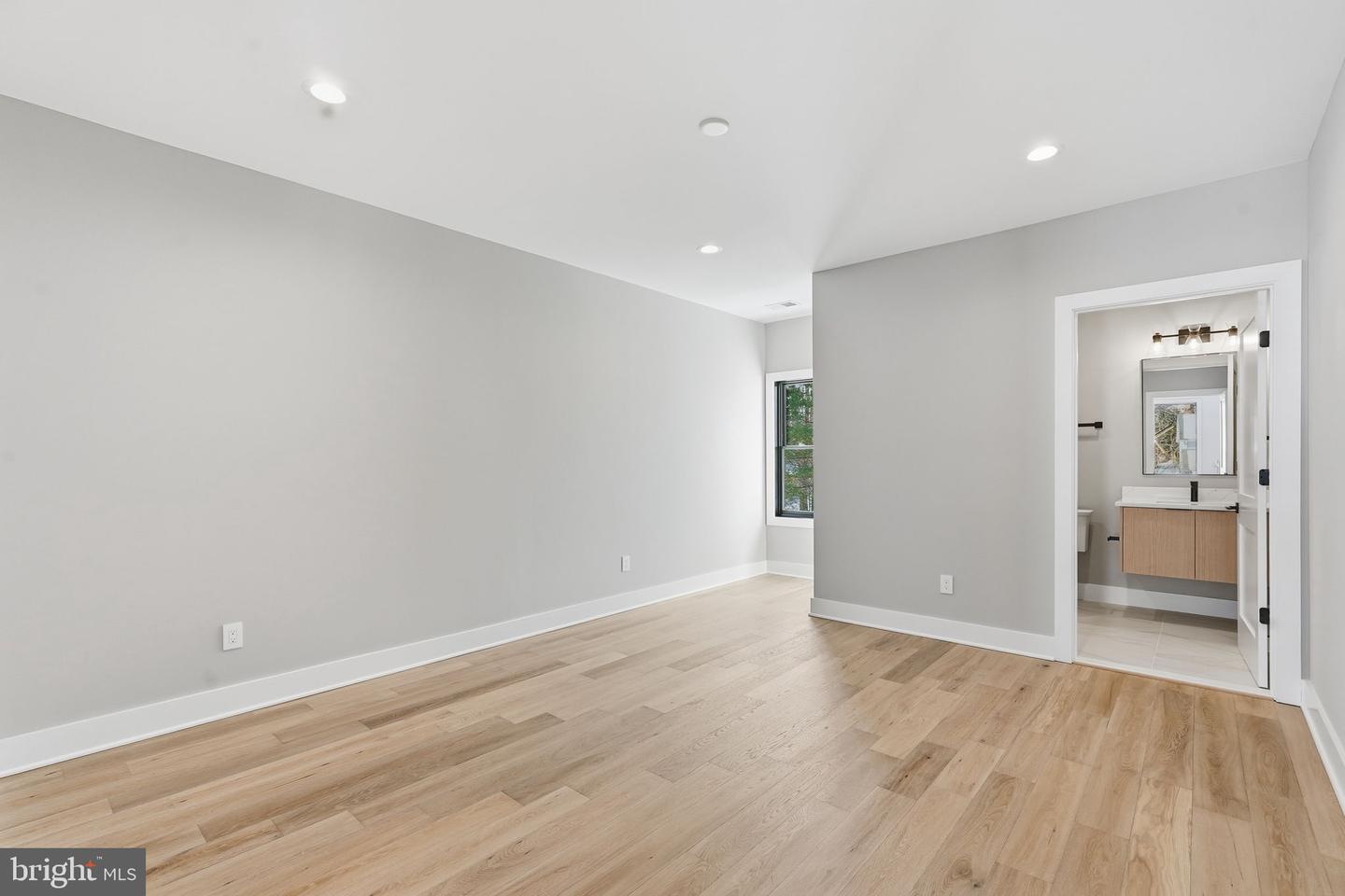 6913 Berkeley St Property Photo 45