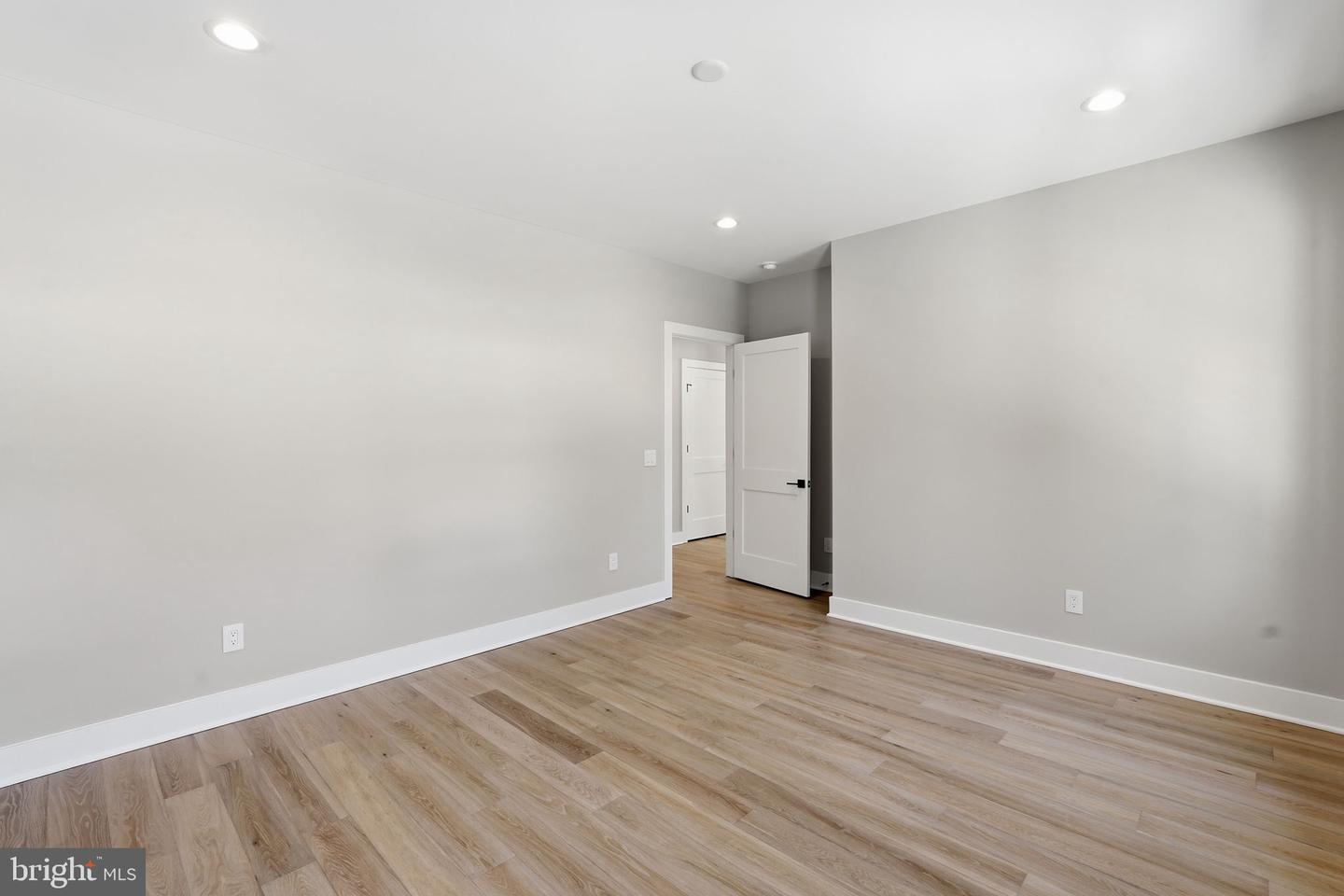 6913 Berkeley St Property Photo 48
