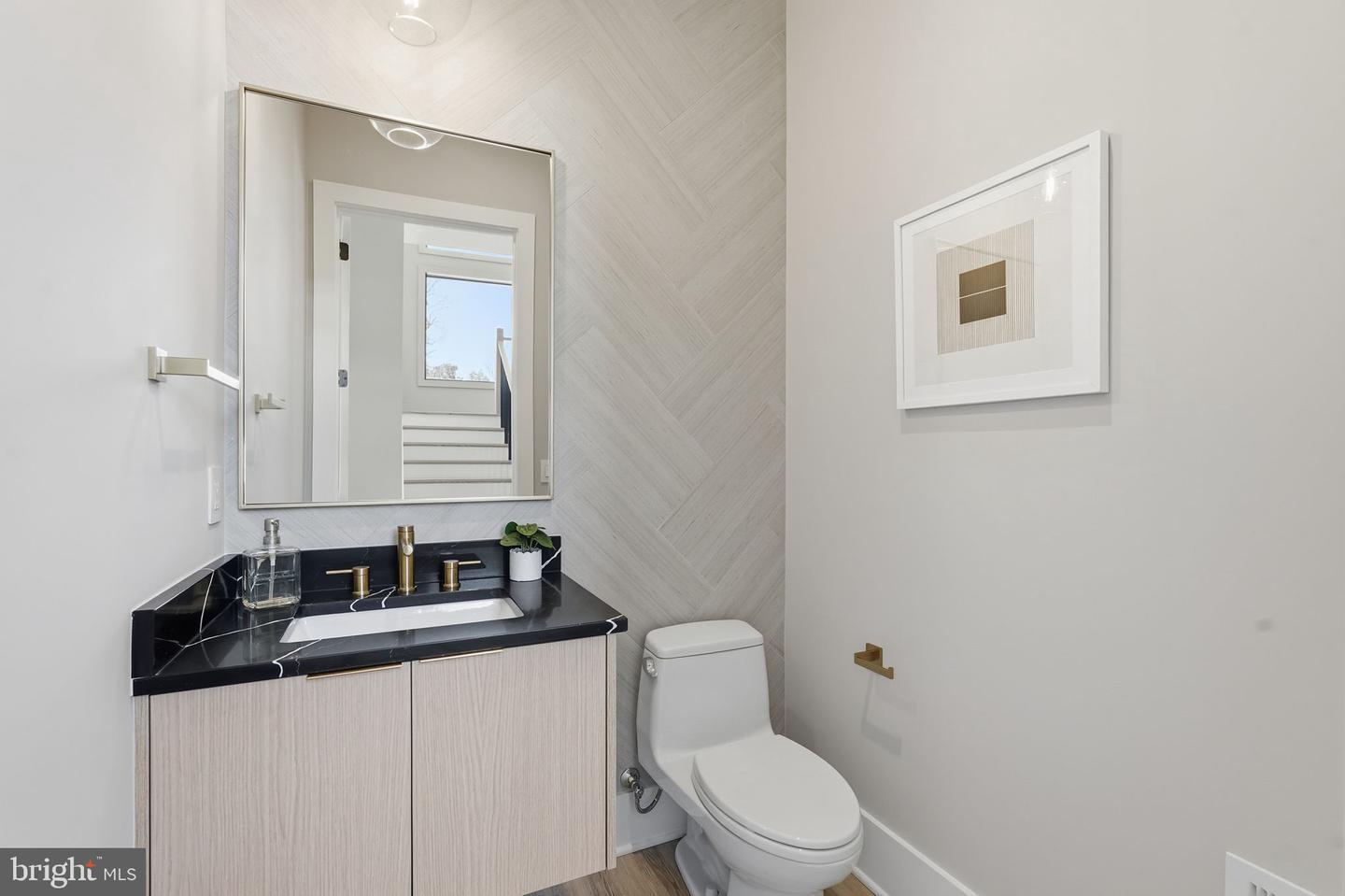 6913 Berkeley St Property Photo 57