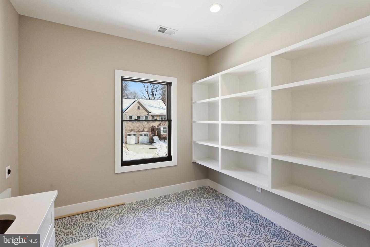6913 Berkeley St Property Photo 58