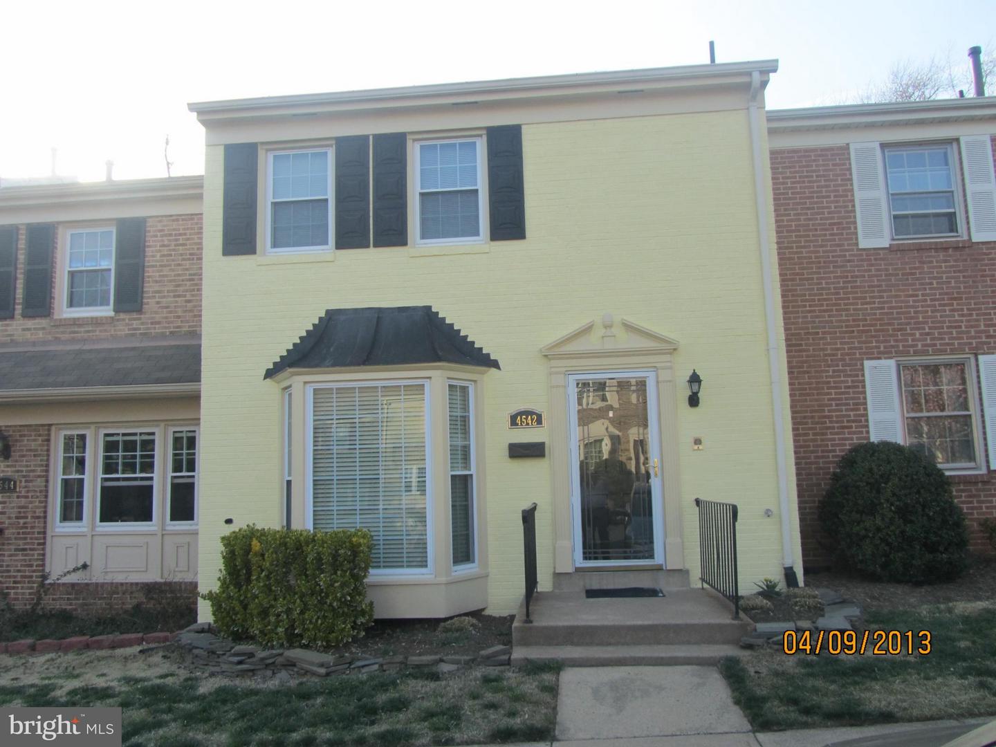 4542 MAXFIELD DR Property Photo 1