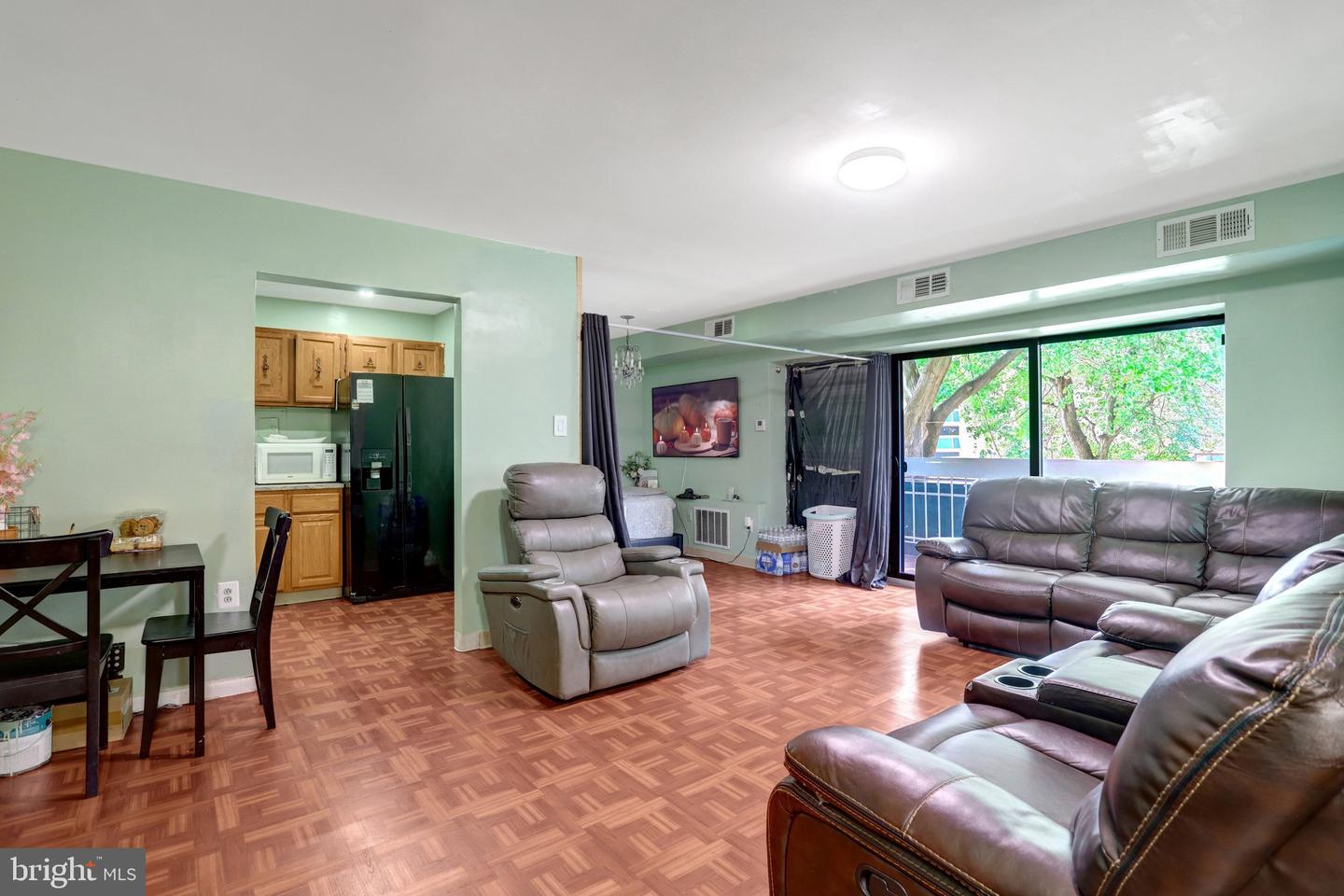 6133 Leesburg Pike #201 Property Photo 6