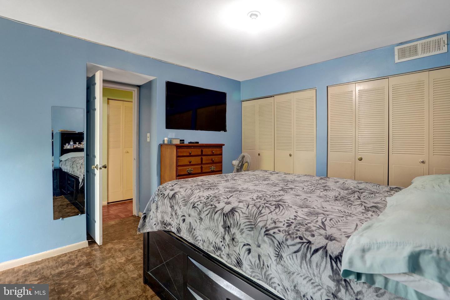 6133 Leesburg Pike #201 Property Photo 15