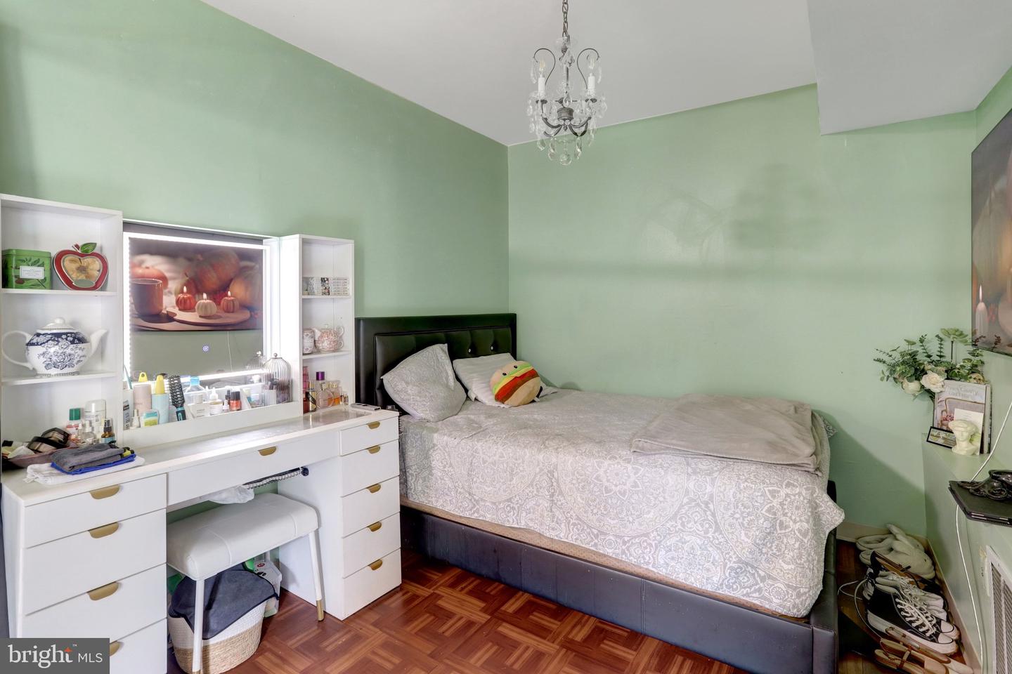 6133 Leesburg Pike #201 Property Photo 17