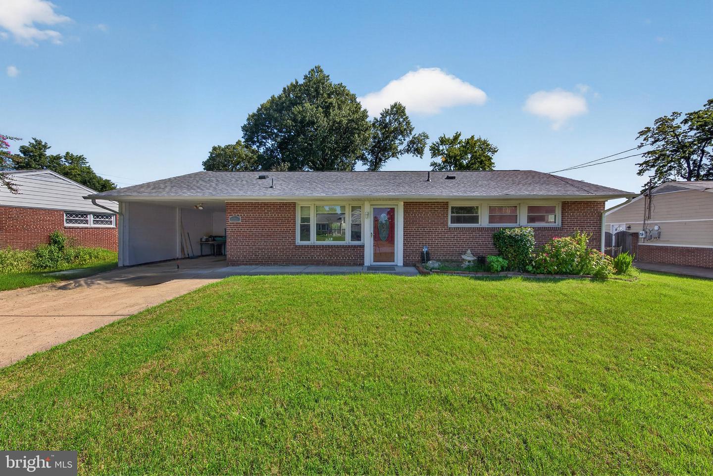 5213 Montgomery St Property Photo 1