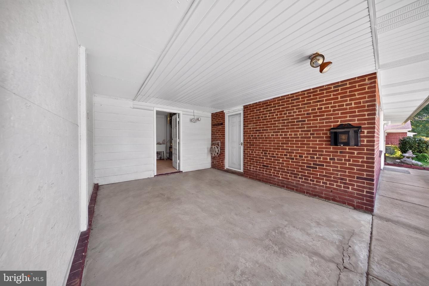 5213 Montgomery St Property Photo 17