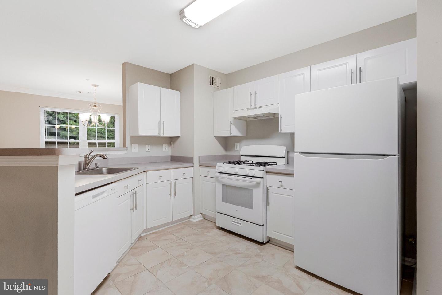 12747 Fair Briar Ln Property Photo 11