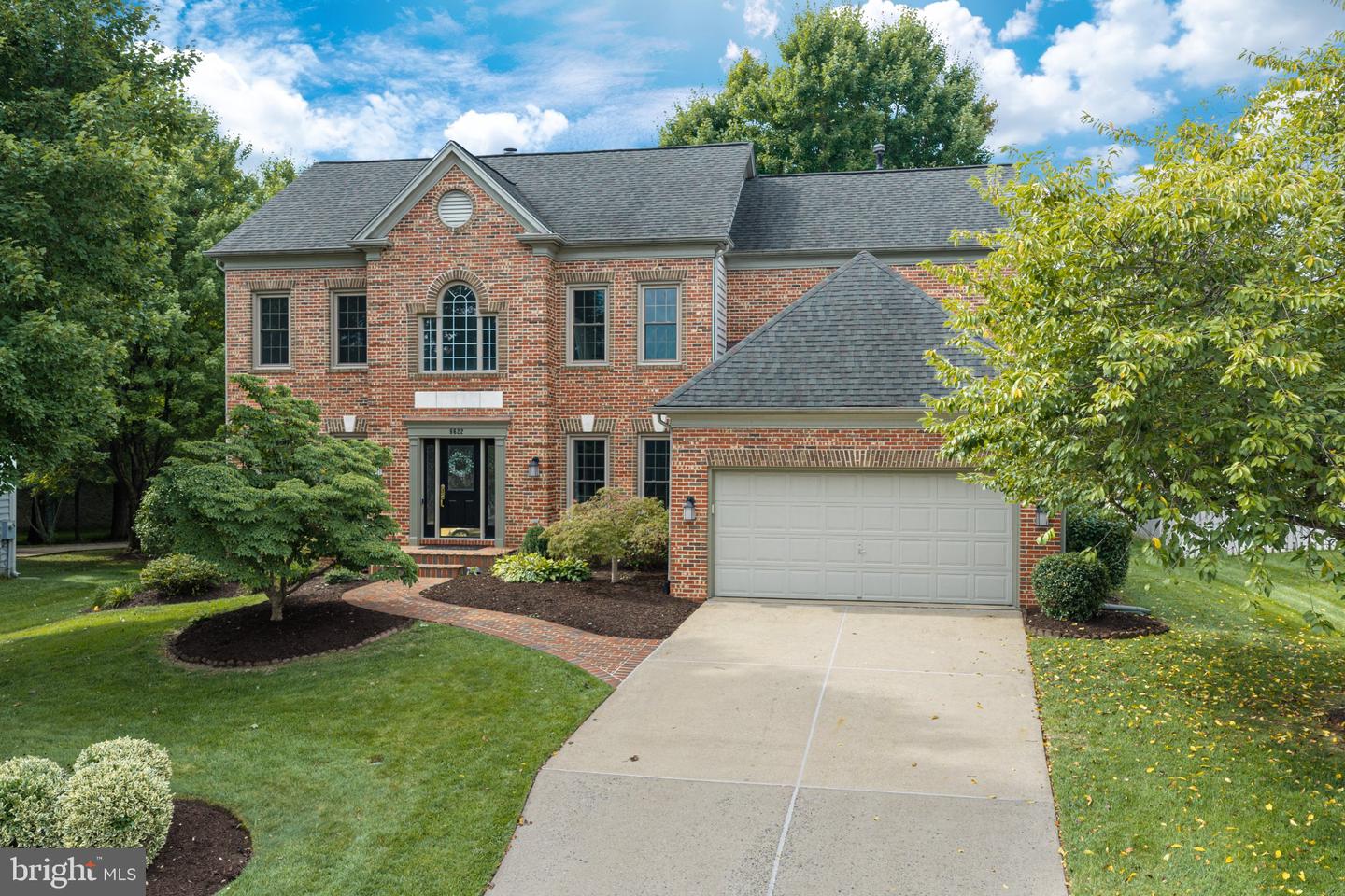8622 Larkview Ln Property Photo 1