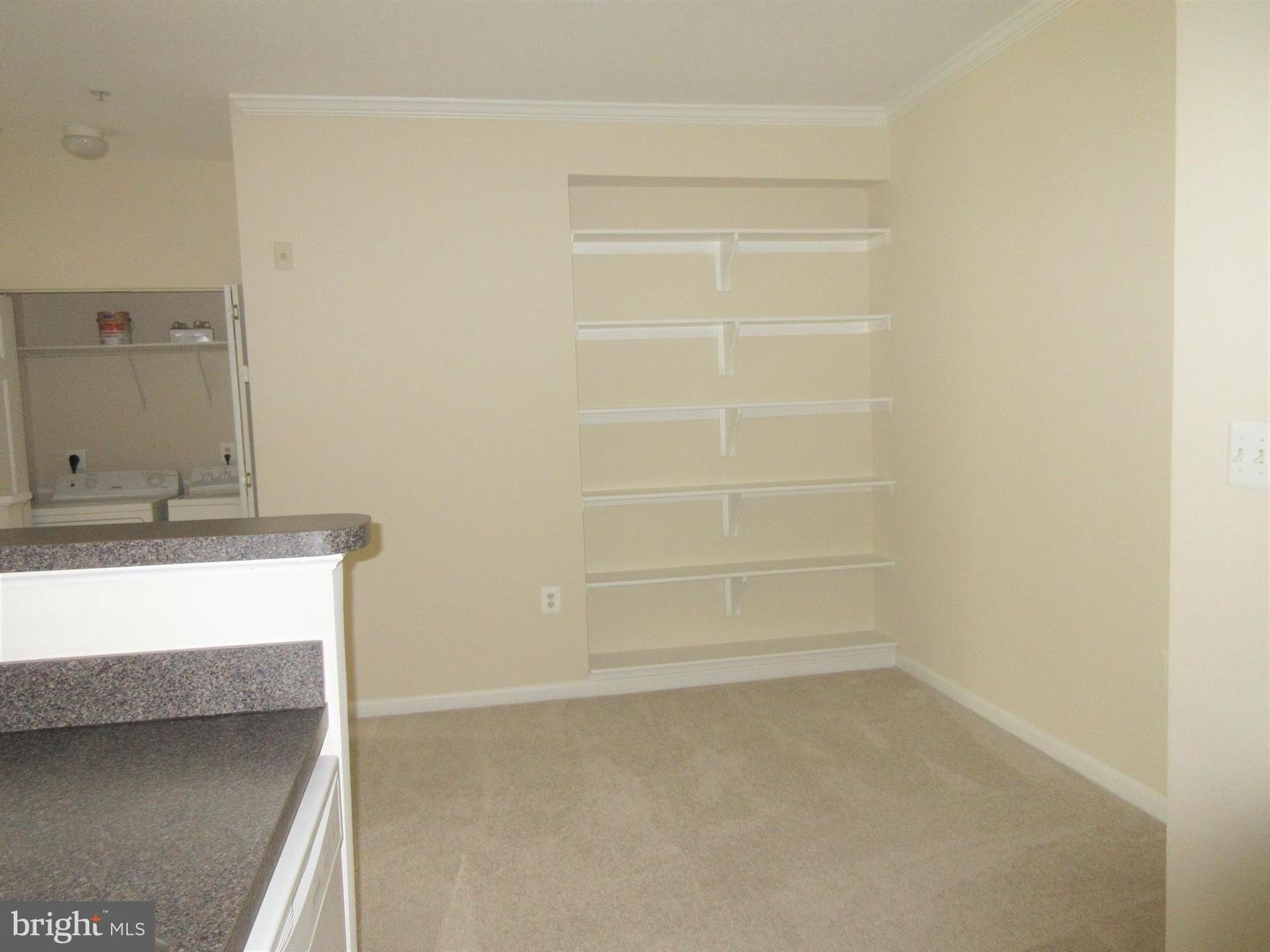 5109-e Travis Edward Way #e Property Photo 4