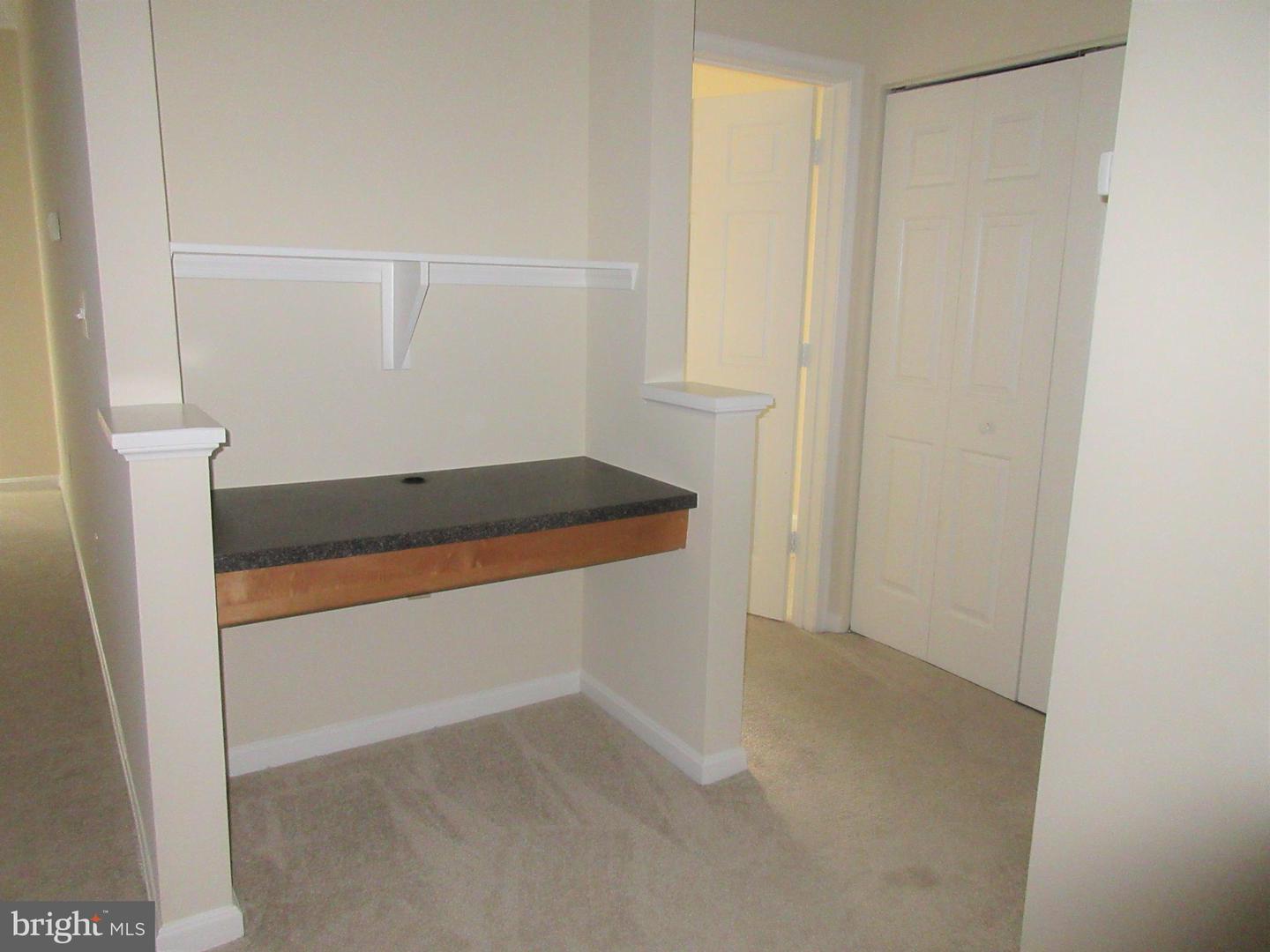 5109-e Travis Edward Way #e Property Photo 5