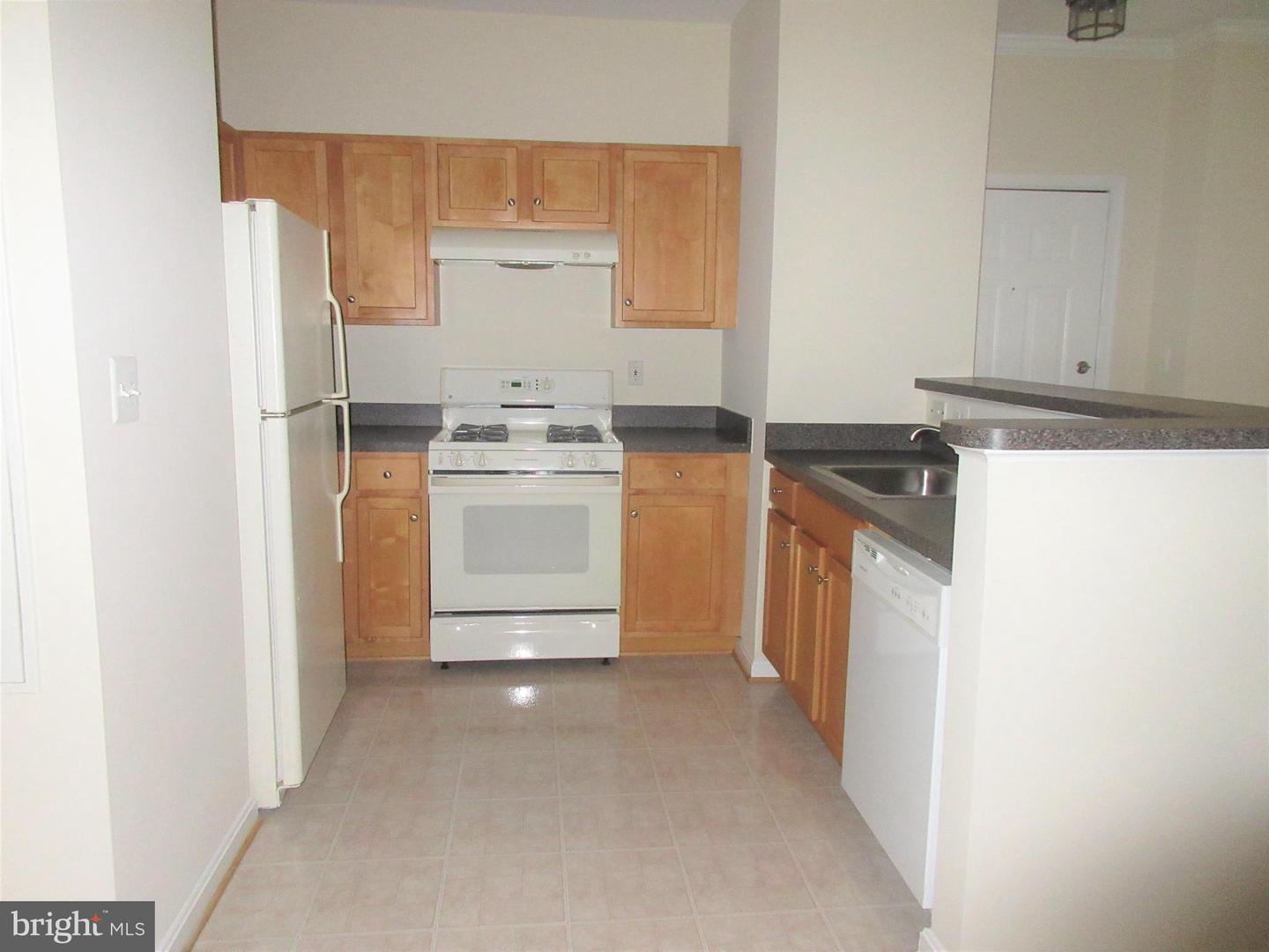5109-e Travis Edward Way #e Property Photo 11