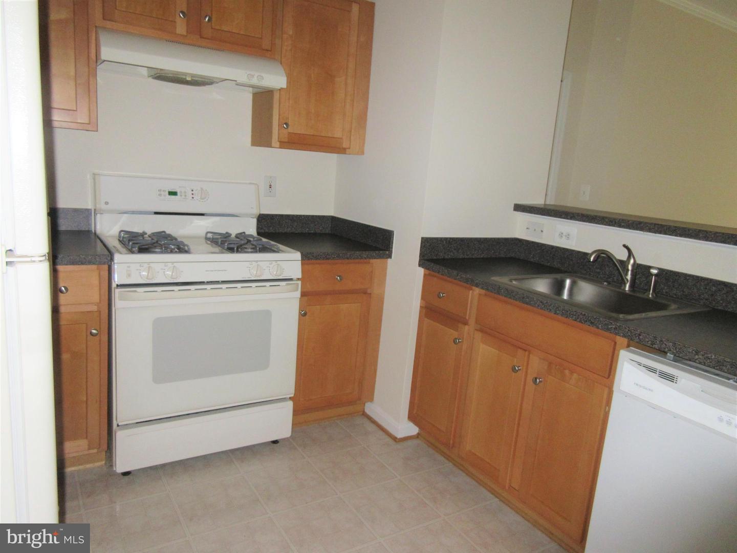 5109-e Travis Edward Way #e Property Photo 12