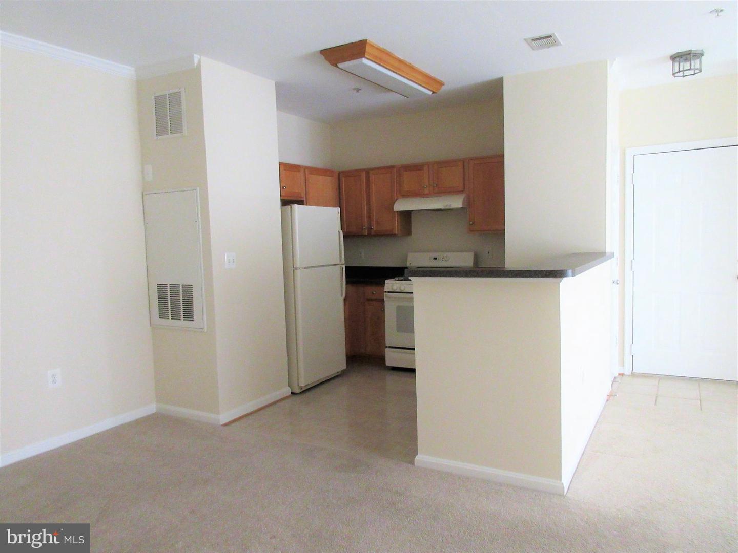 5109-e Travis Edward Way #e Property Photo 13