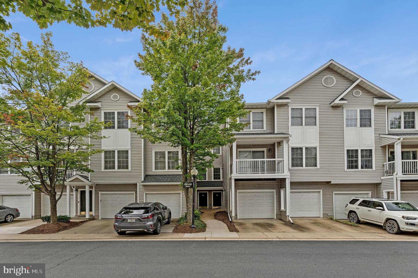 4507 SUPERIOR SQ Property Photo 1