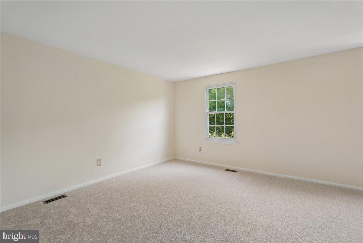 13479 Old Dairy Ct Property Photo 18