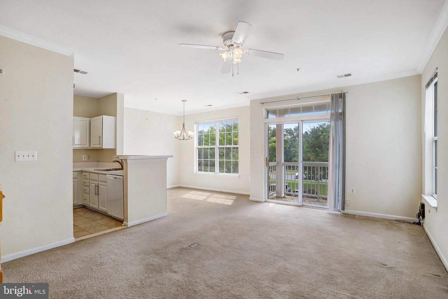 2433 Coopers Branch Ct Property Photo 6