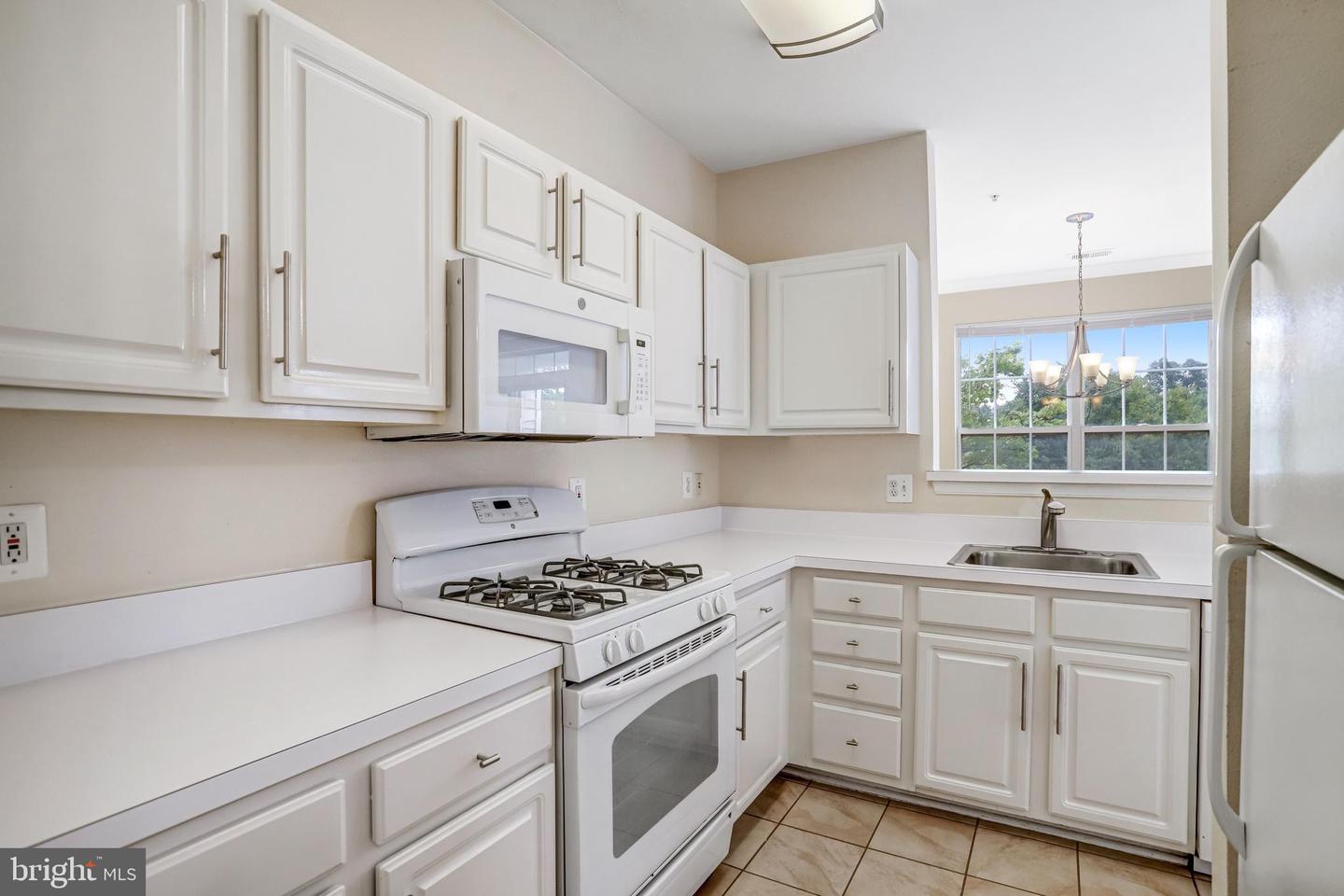 2433 Coopers Branch Ct Property Photo 14