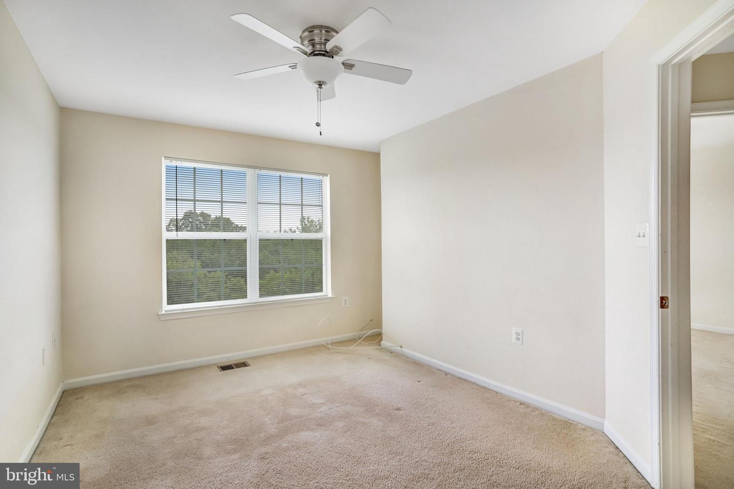 2433 Coopers Branch Ct Property Photo 20