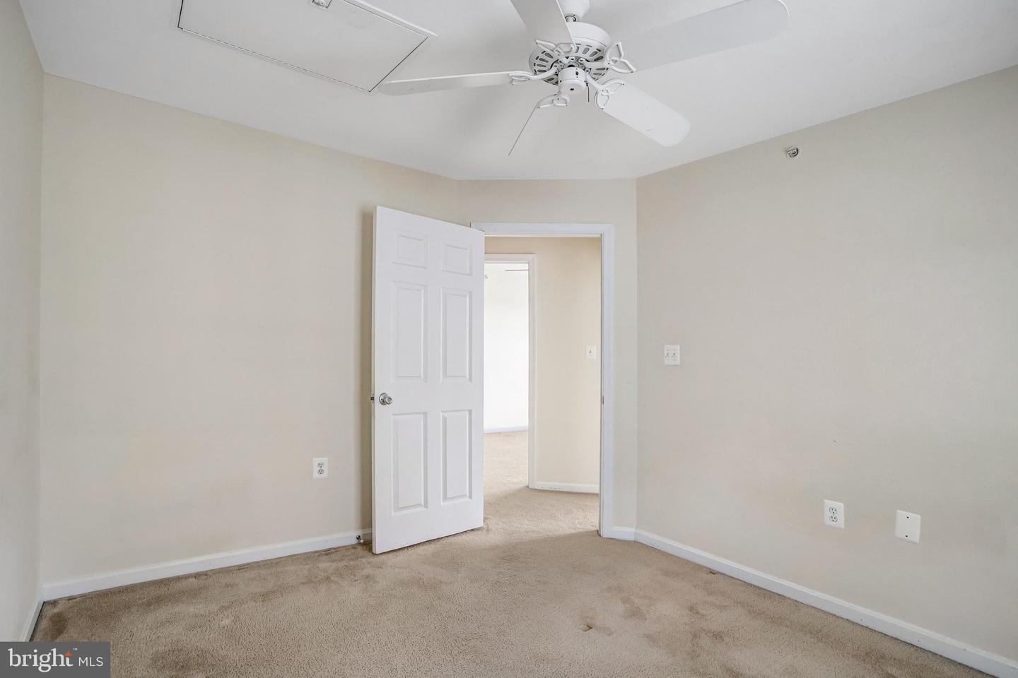 2433 Coopers Branch Ct Property Photo 24