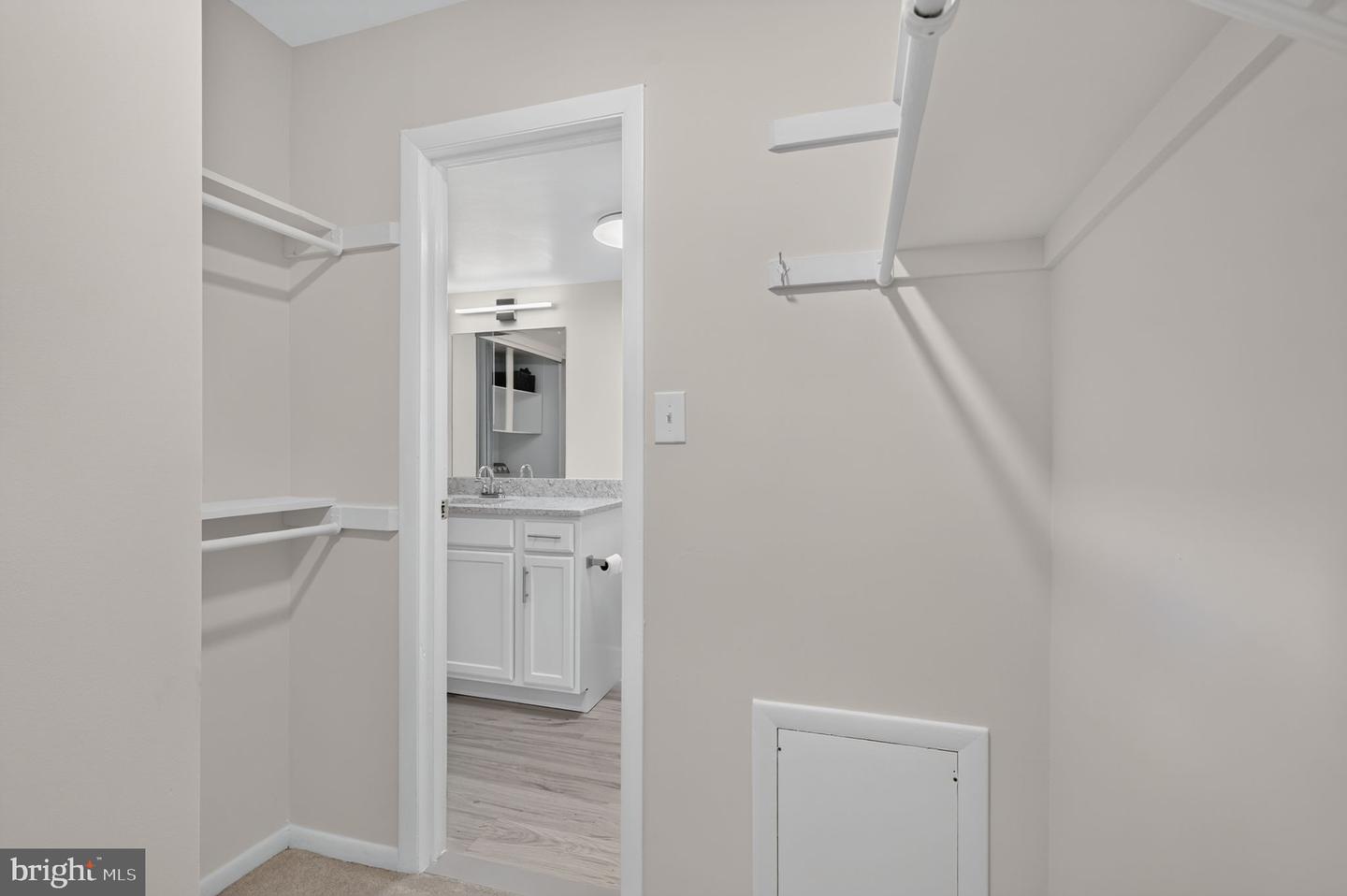 5757 Rexford Ct #m Property Photo 17