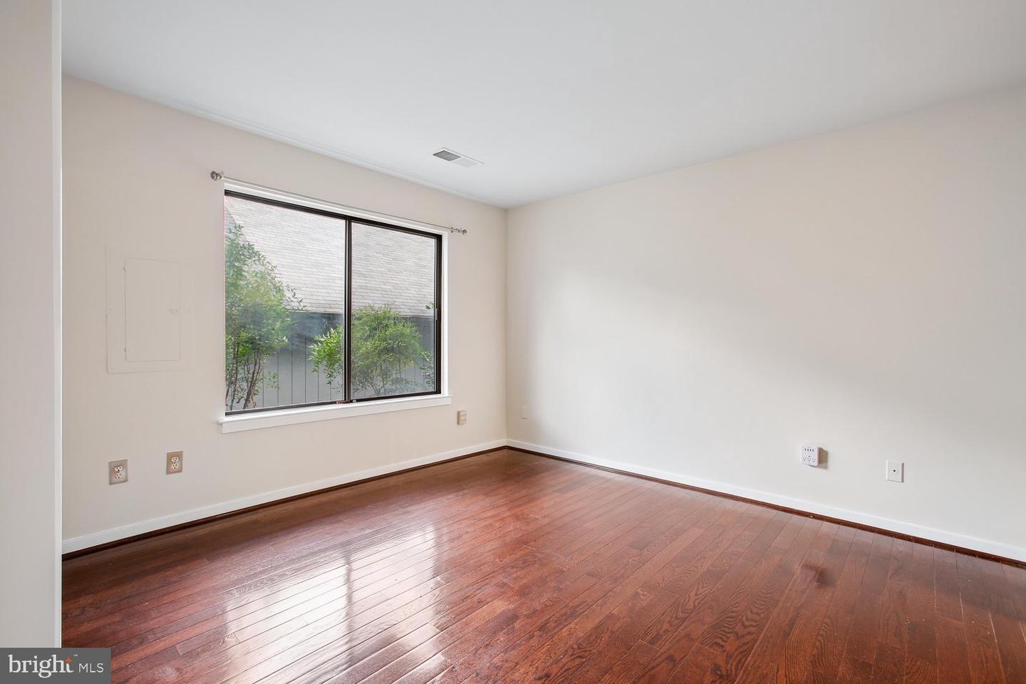 VAFX2336768 Property Photo 5