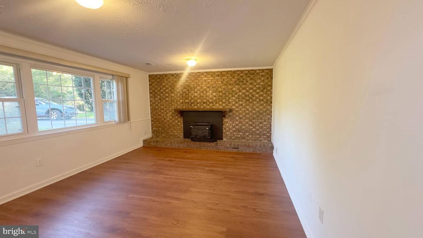 1636 Great Falls St Property Photo 14