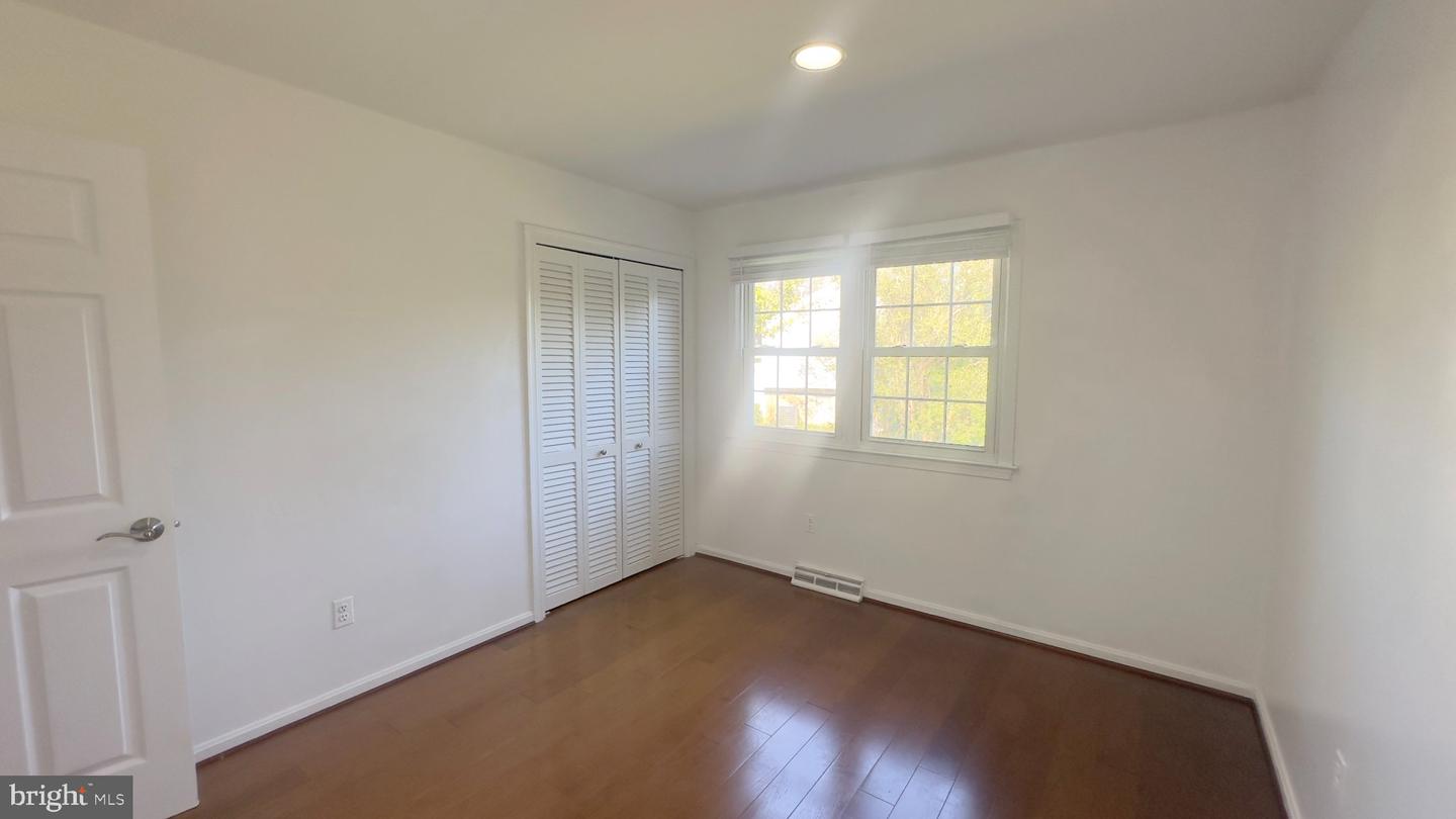 1636 Great Falls St Property Photo 16