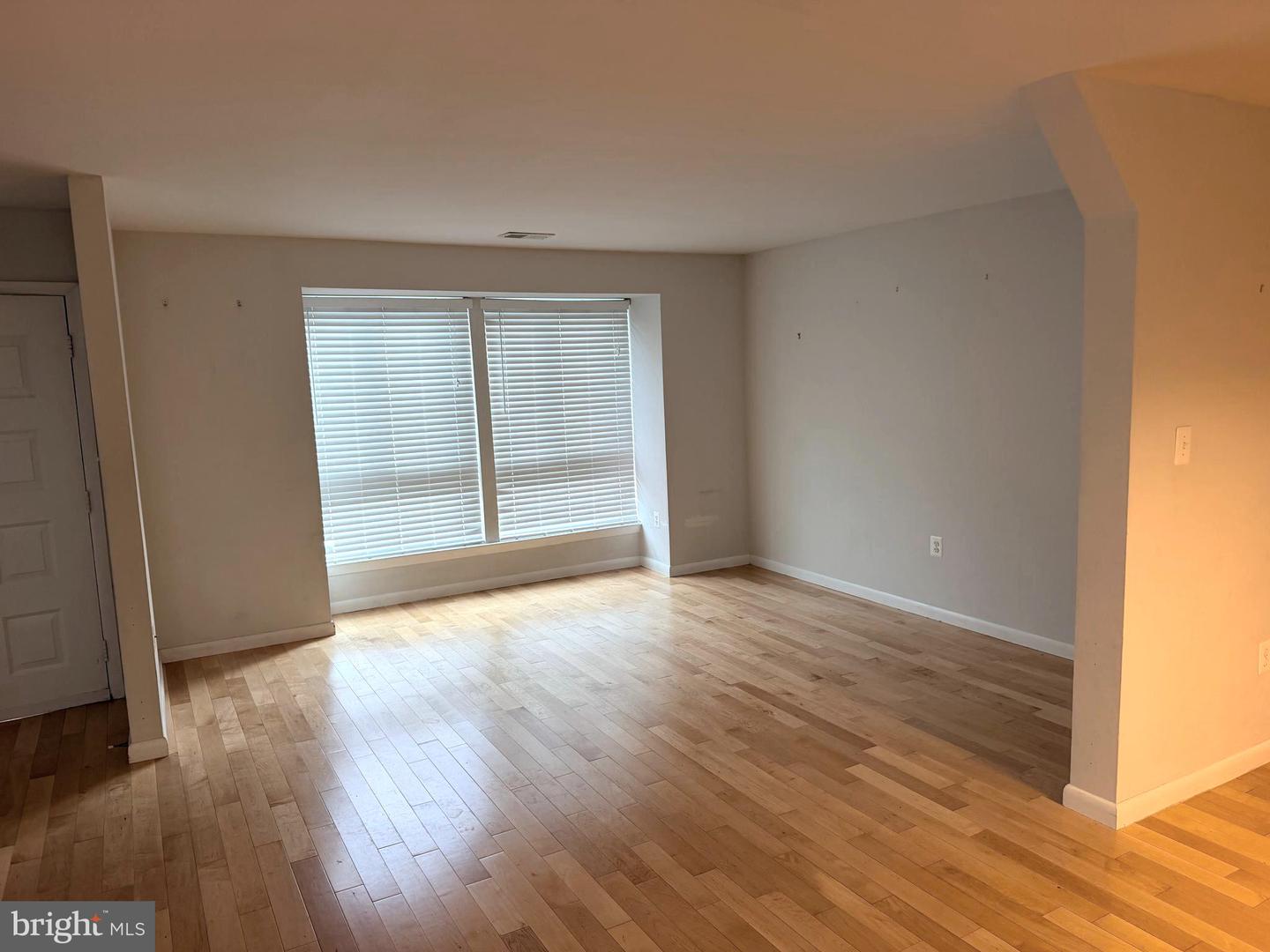 6062 Hollow Hill Ln Property Photo 3
