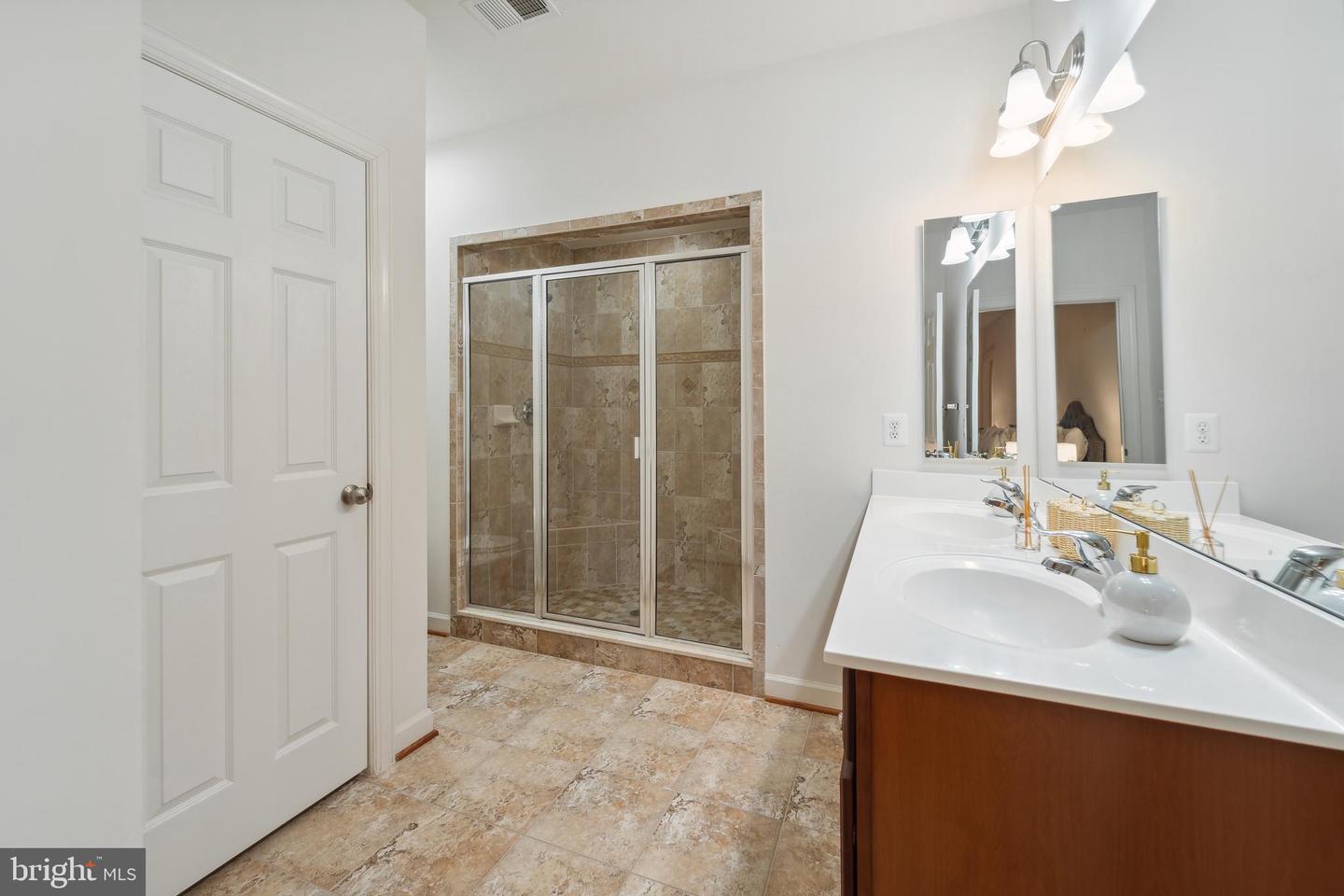 5722 Callcott Way #a Property Photo 27