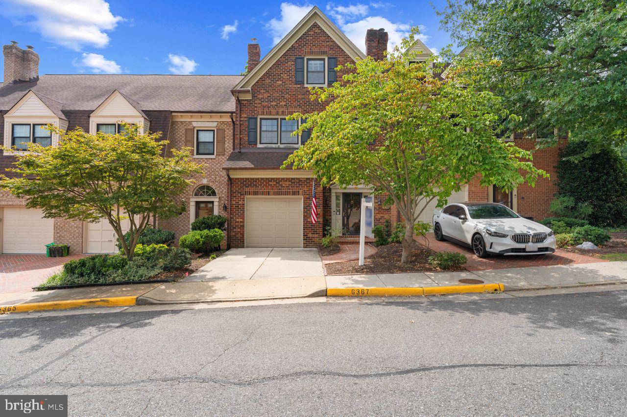 6367 Brampton Ct Property Photo 2