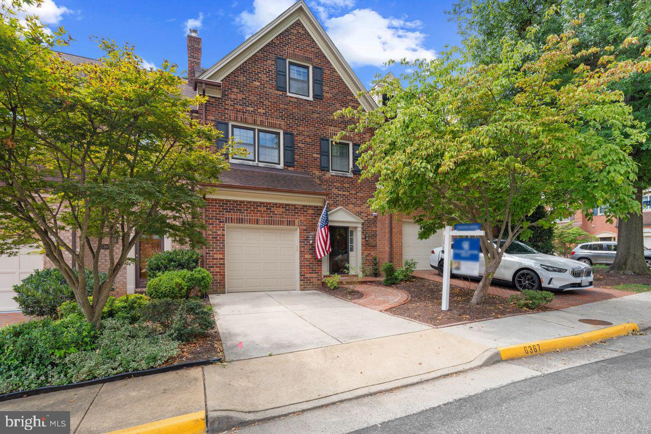 6367 Brampton Ct Property Photo 4