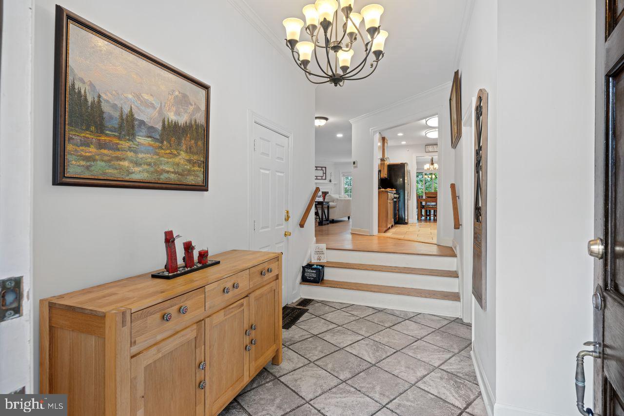 6367 Brampton Ct Property Photo 5