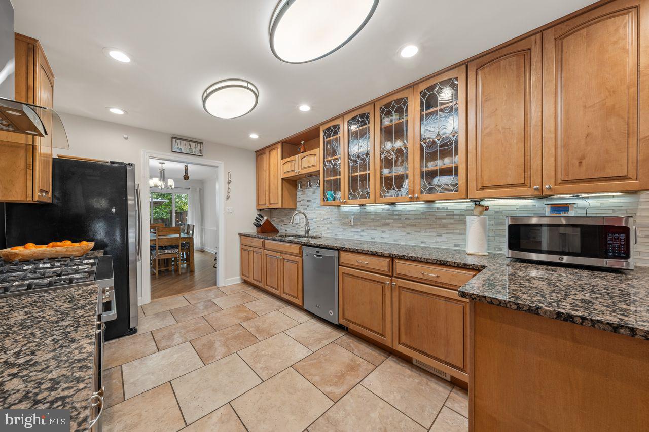 6367 Brampton Ct Property Photo 12