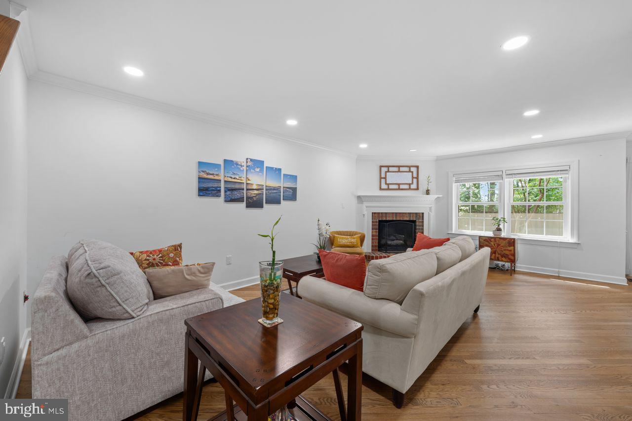 6367 Brampton Ct Property Photo 13