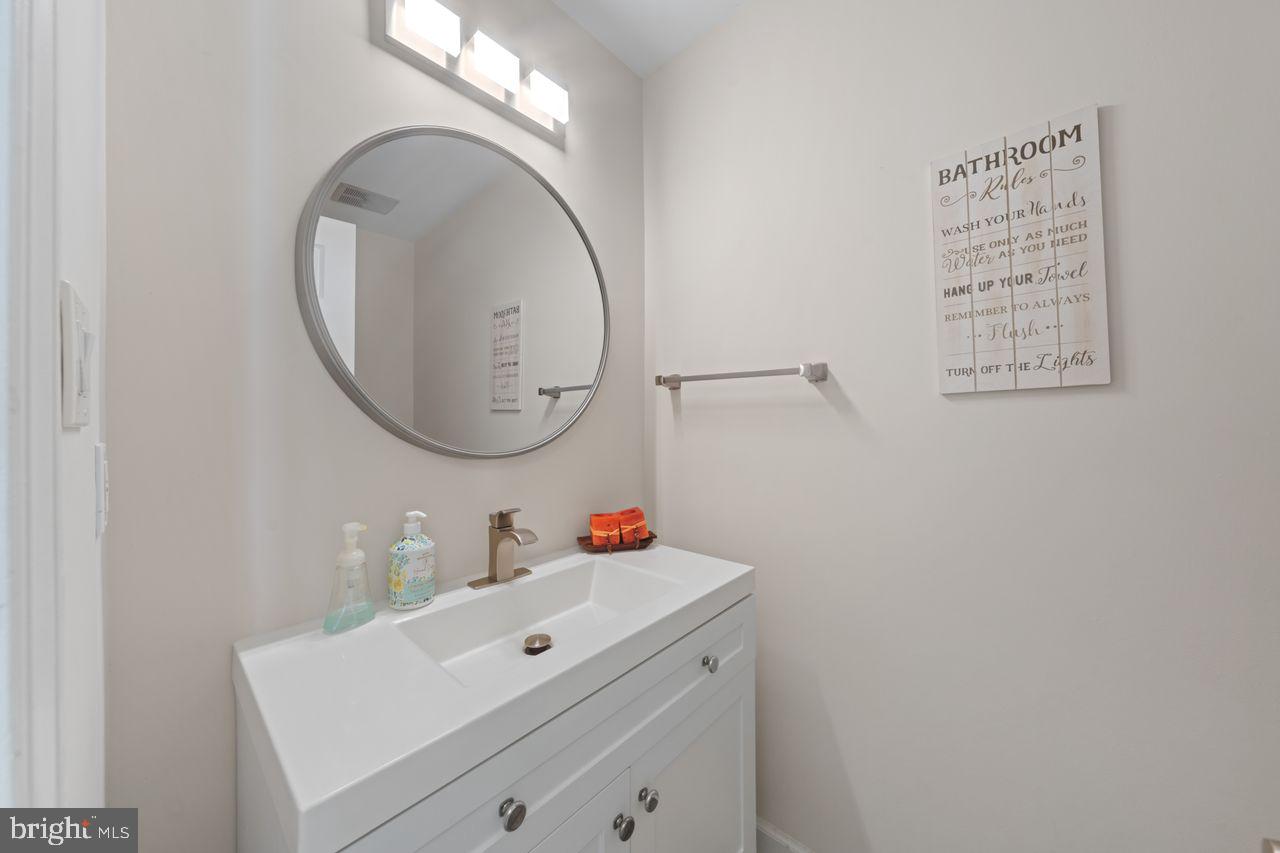 6367 Brampton Ct Property Photo 14