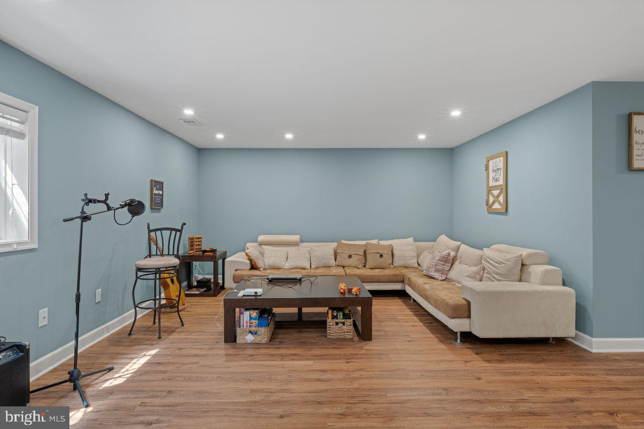 6367 Brampton Ct Property Photo 30
