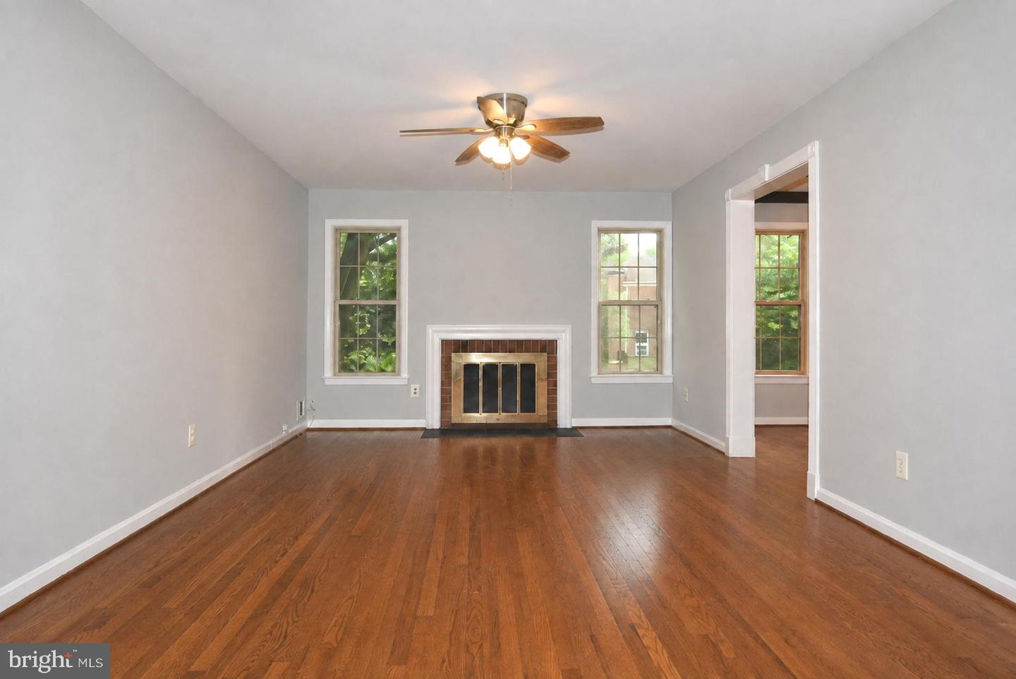 6611 Rosecroft Pl Property Photo 3