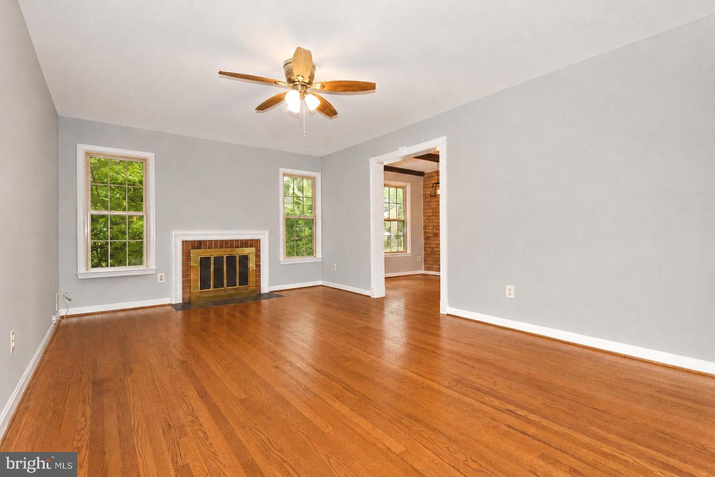 6611 Rosecroft Pl Property Photo 4