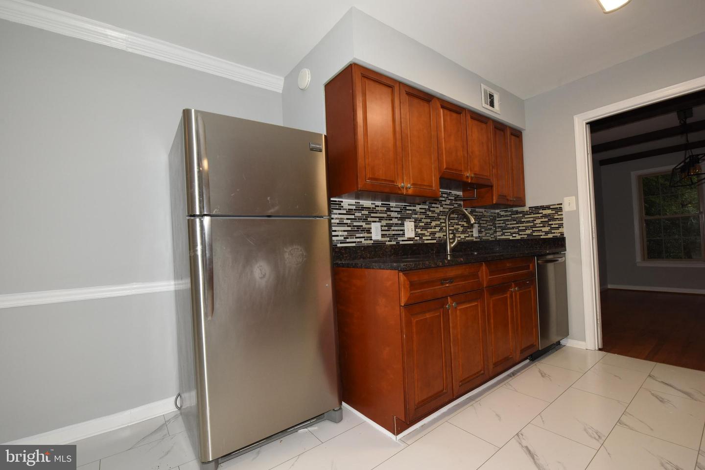 6611 Rosecroft Pl Property Photo 14