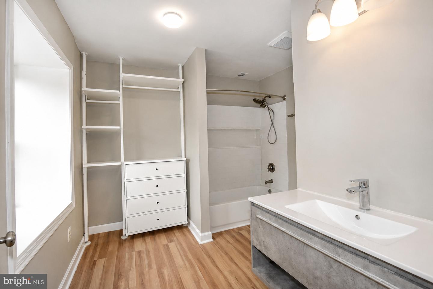 6611 Rosecroft Pl Property Photo 28