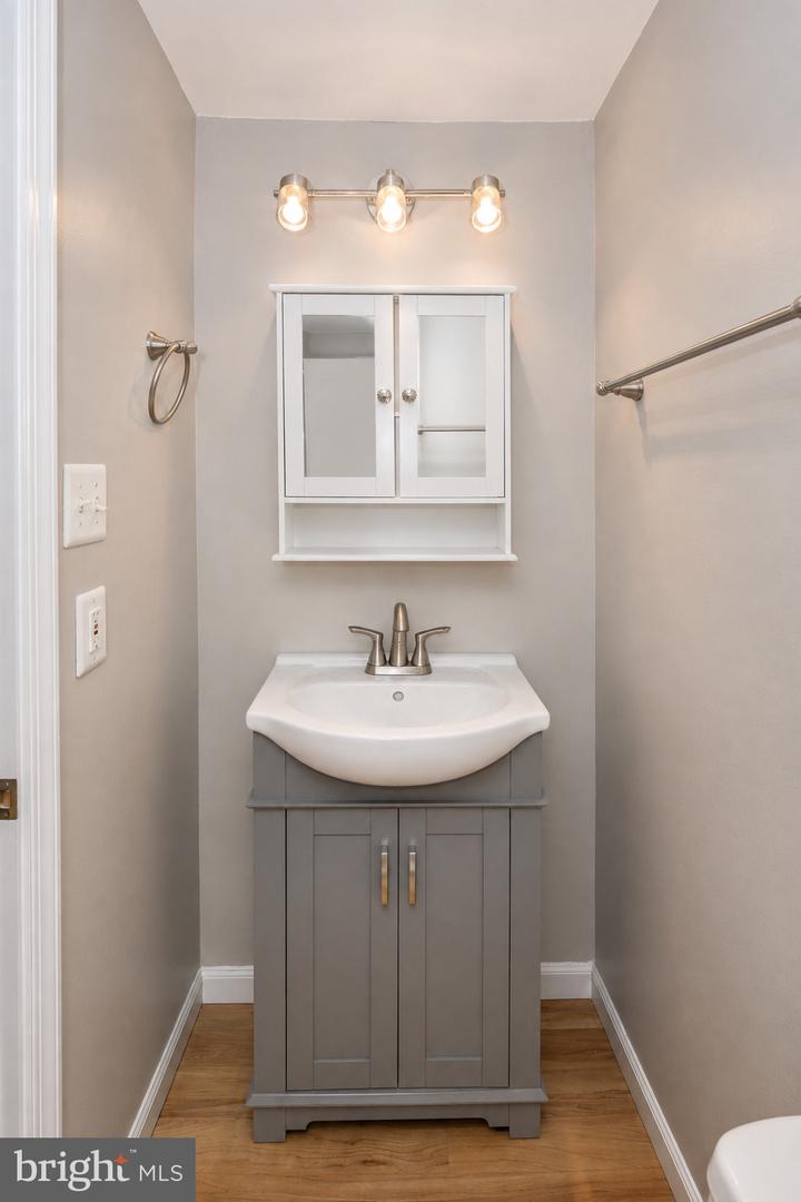 6611 Rosecroft Pl Property Photo 35