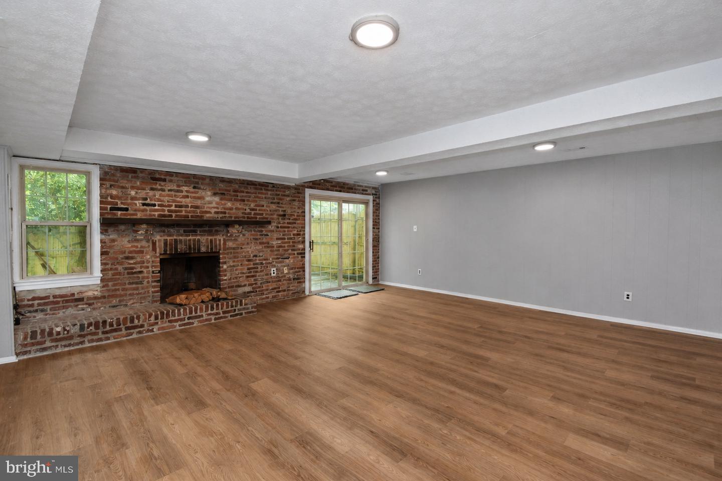 6611 Rosecroft Pl Property Photo 36