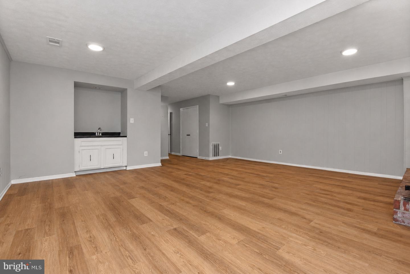 6611 Rosecroft Pl Property Photo 38